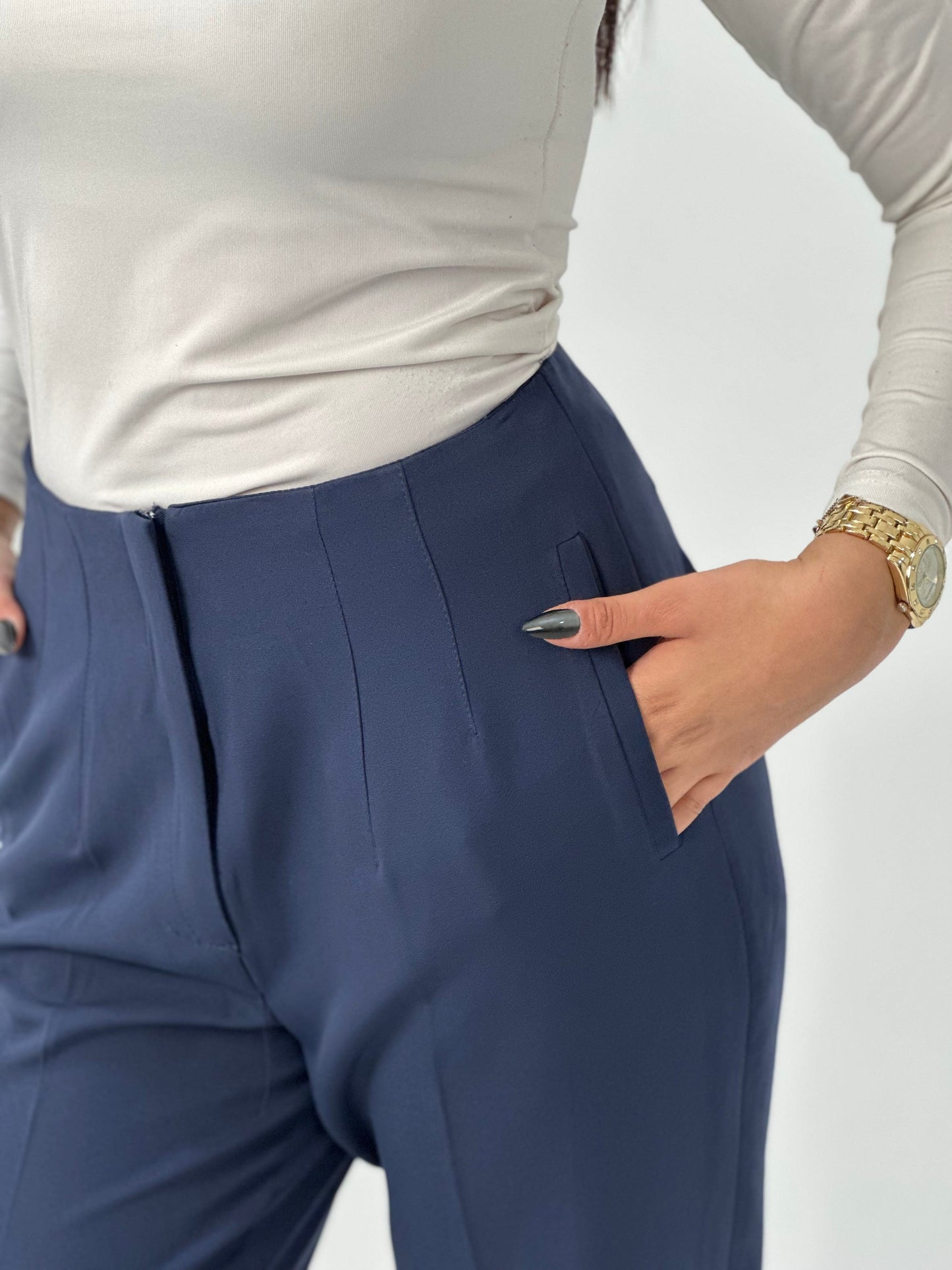 Signature Slim Fit Pants - In Navy