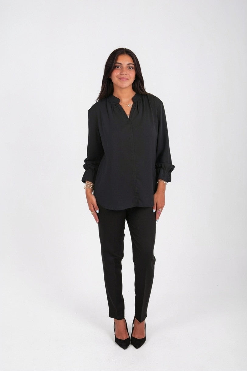 The Soft Blouse - in black