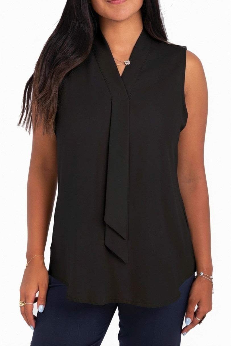 Classic V Blouse - in black