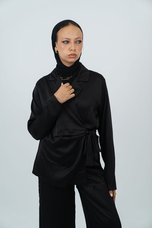 The satin wrap set in black