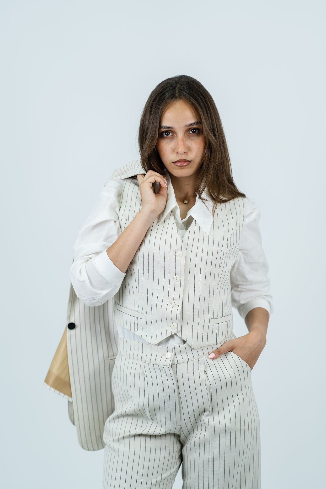 striped-sleeveless linen vest