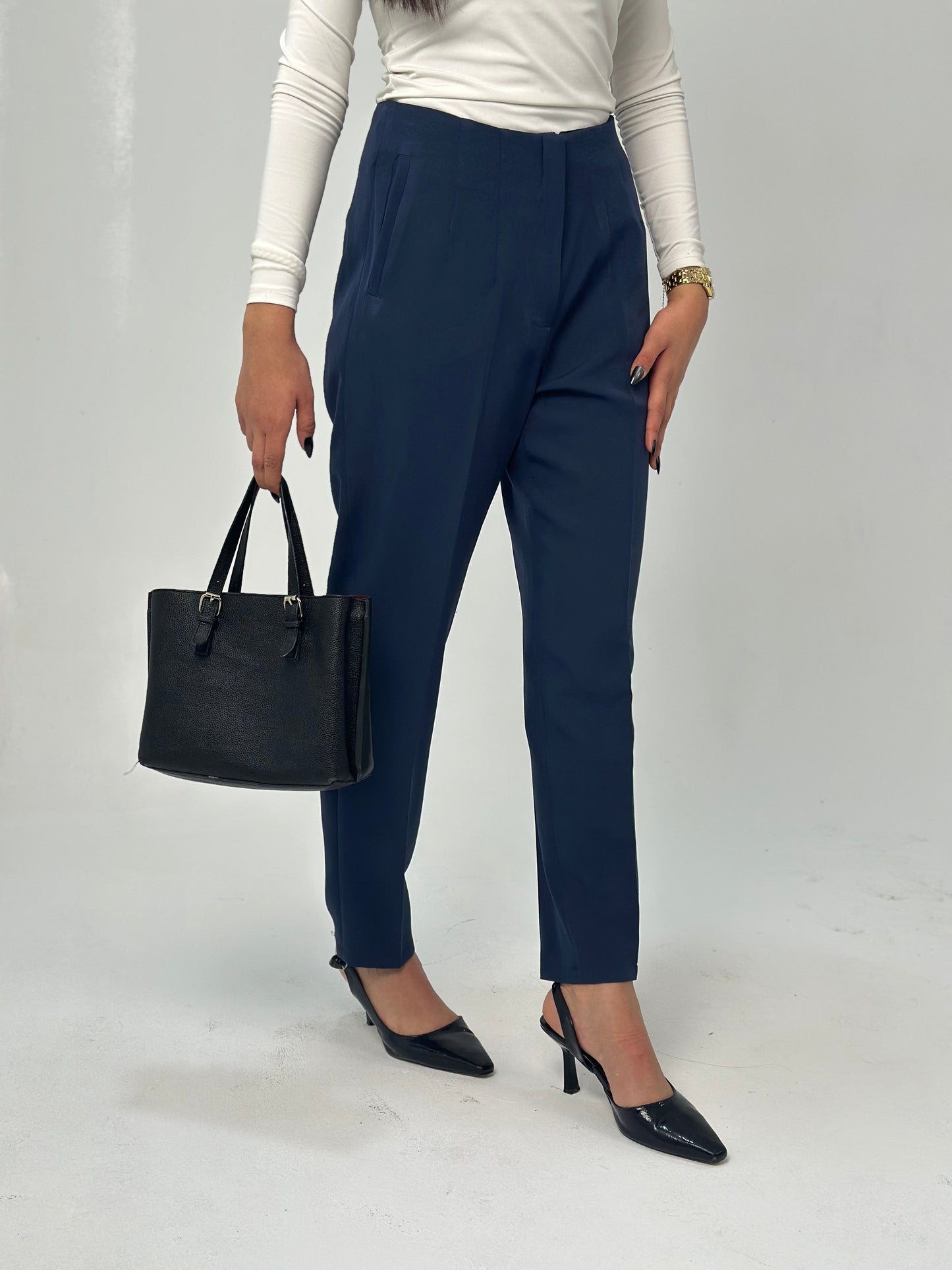 Signature Slim Fit Pants - In Navy