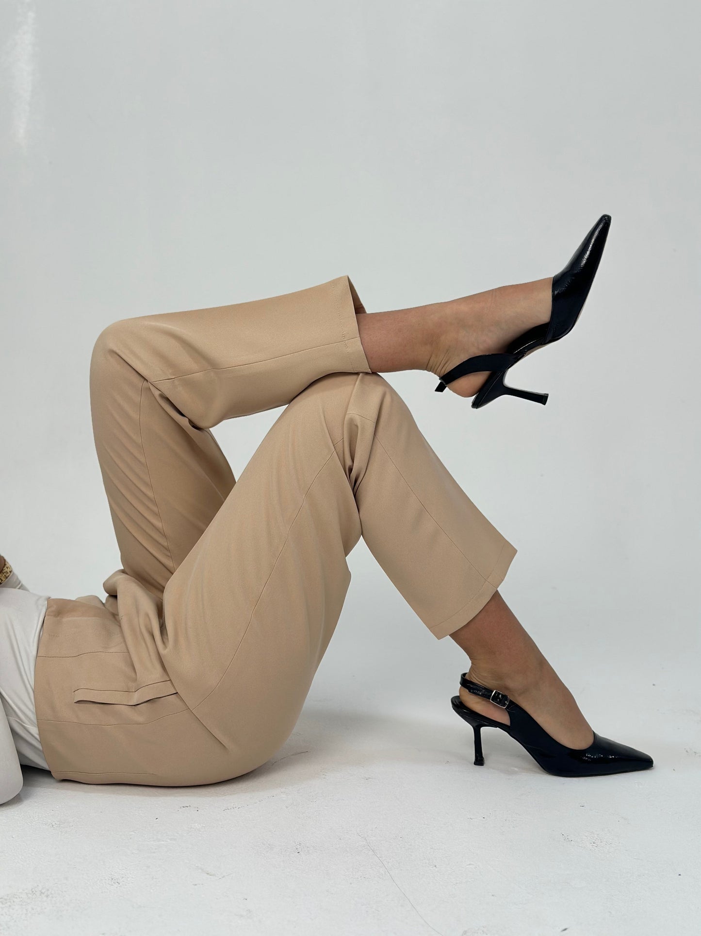 Signature Slim Fit Pants - In Deep Beige